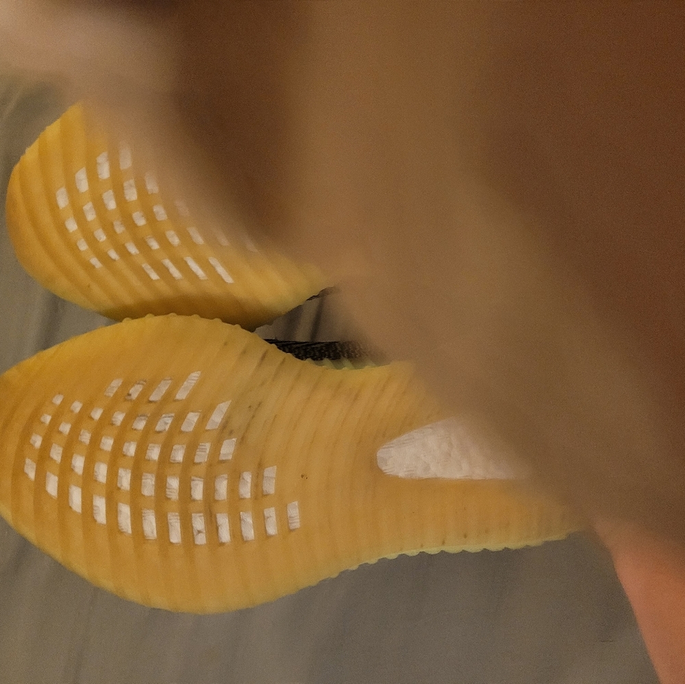 Yeezy Boost - Picture 5 of 9